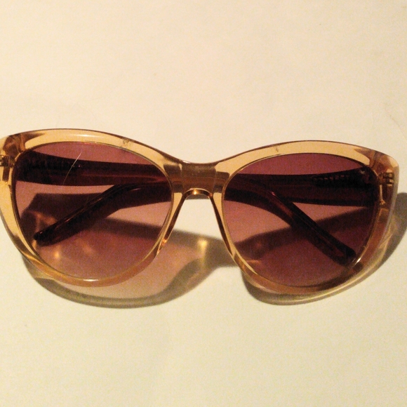 Betsey Johnson Cateye Sunglasses - Picture 13 of 15